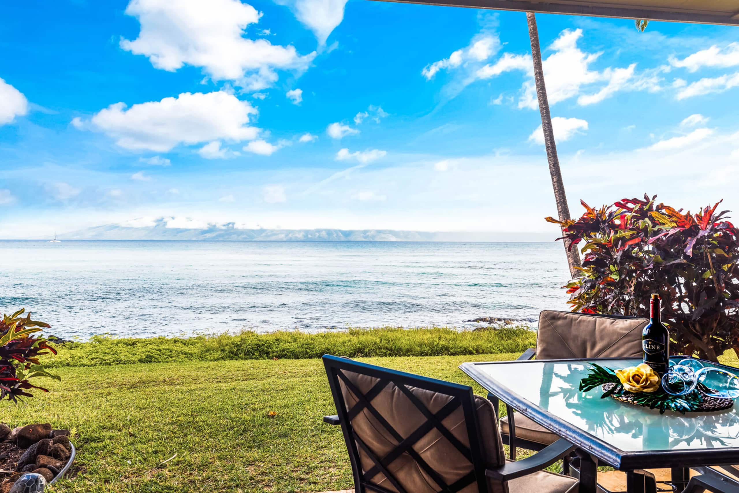 Condo in Lahaina · ★4.83 · 1 bedroom · 2 beds · 1 bath - Image 1