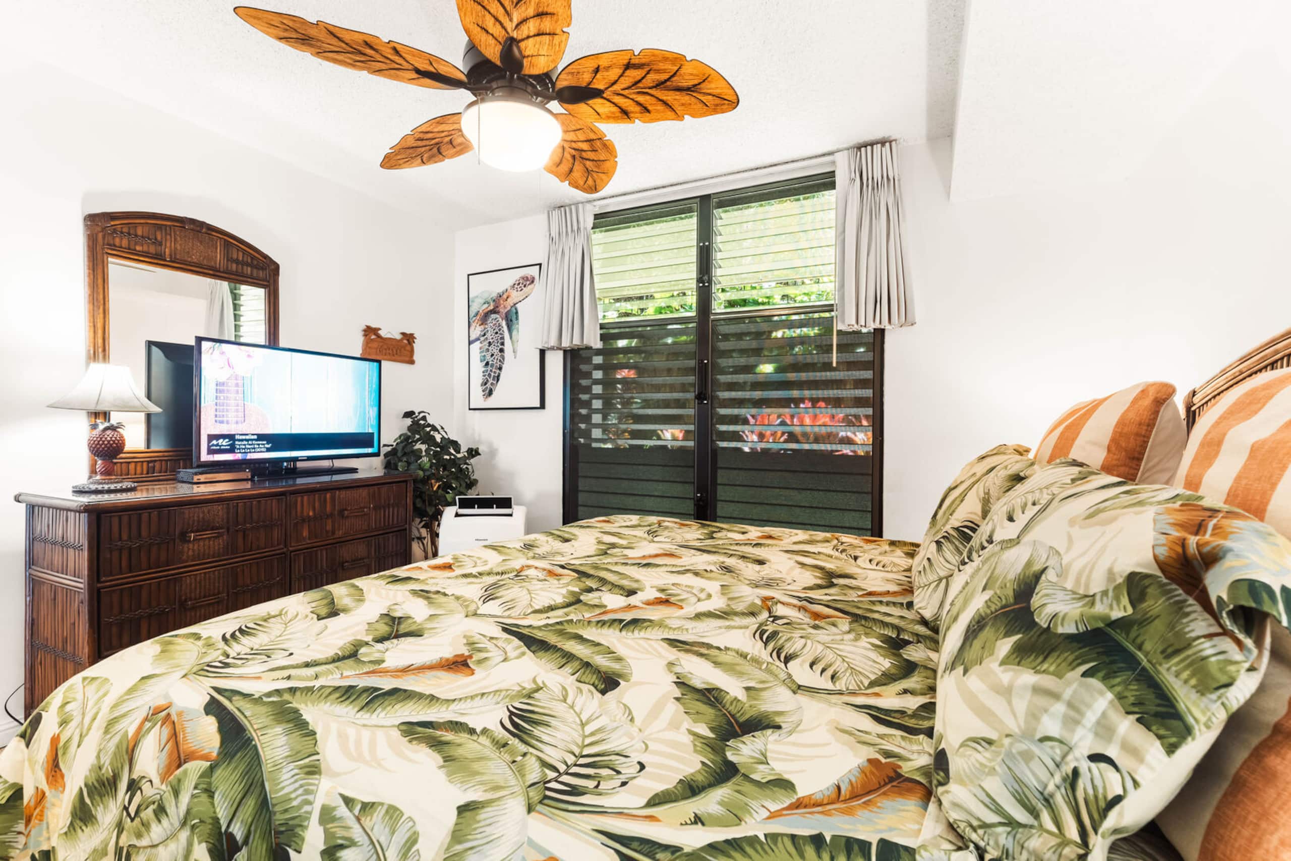 Condo in Lahaina · ★4.83 · 1 bedroom · 2 beds · 1 bath - Image 23
