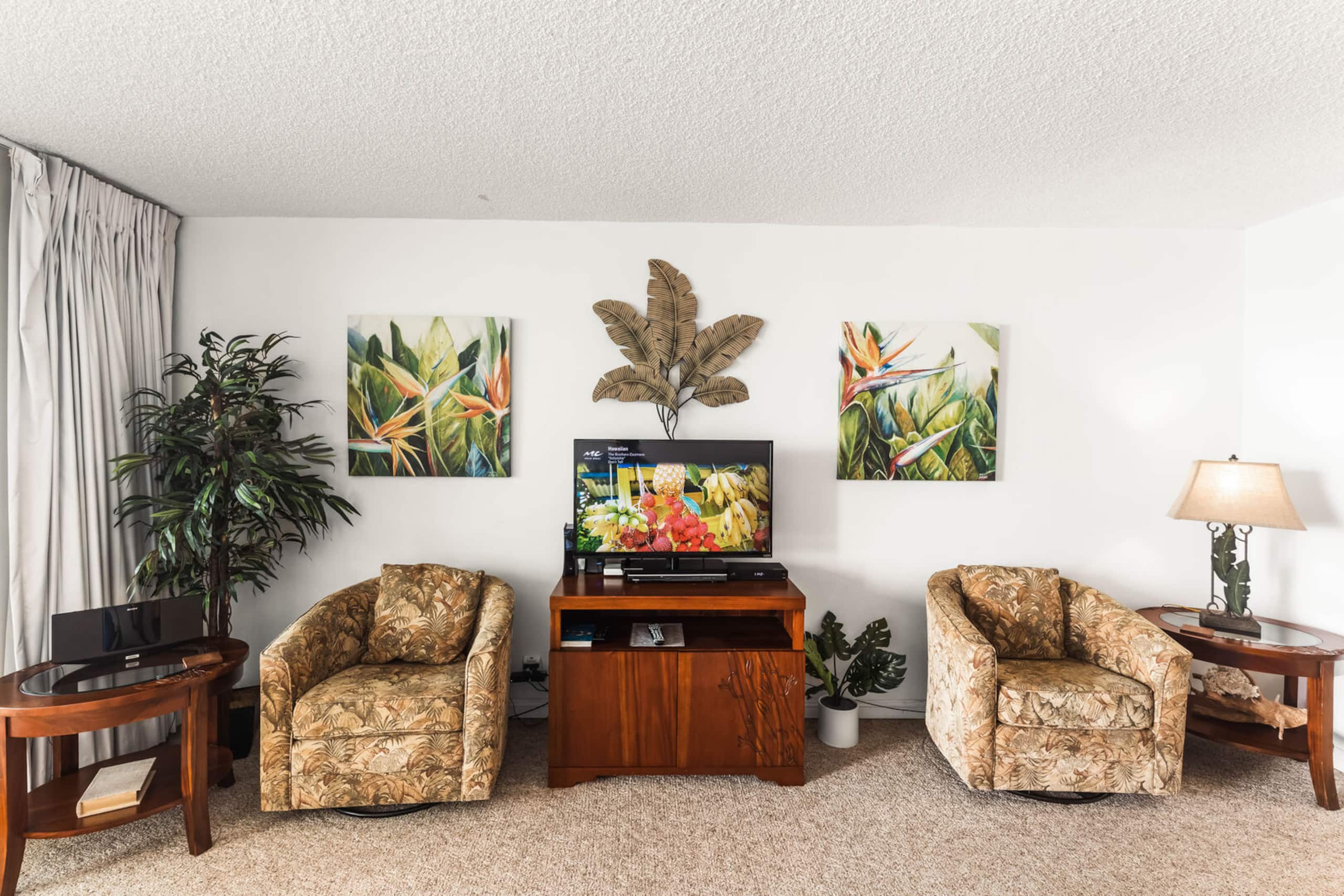 Condo in Lahaina · ★4.83 · 1 bedroom · 2 beds · 1 bath - Image 3