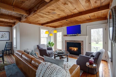 Pet friendly Skaneateles country home one mile fro