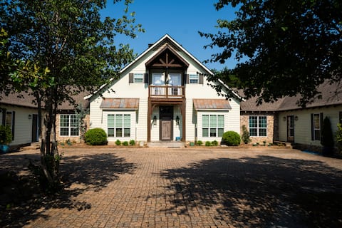 High Point Retreat- in the Heart of Mentone