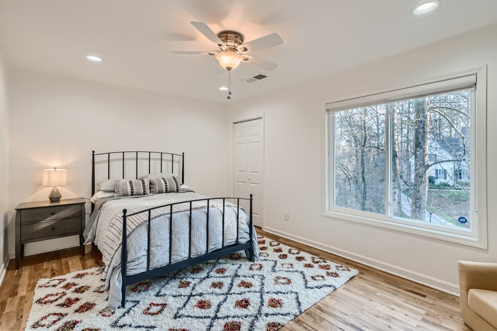 23 غرفة نوم في الطابق الثاني .jpg