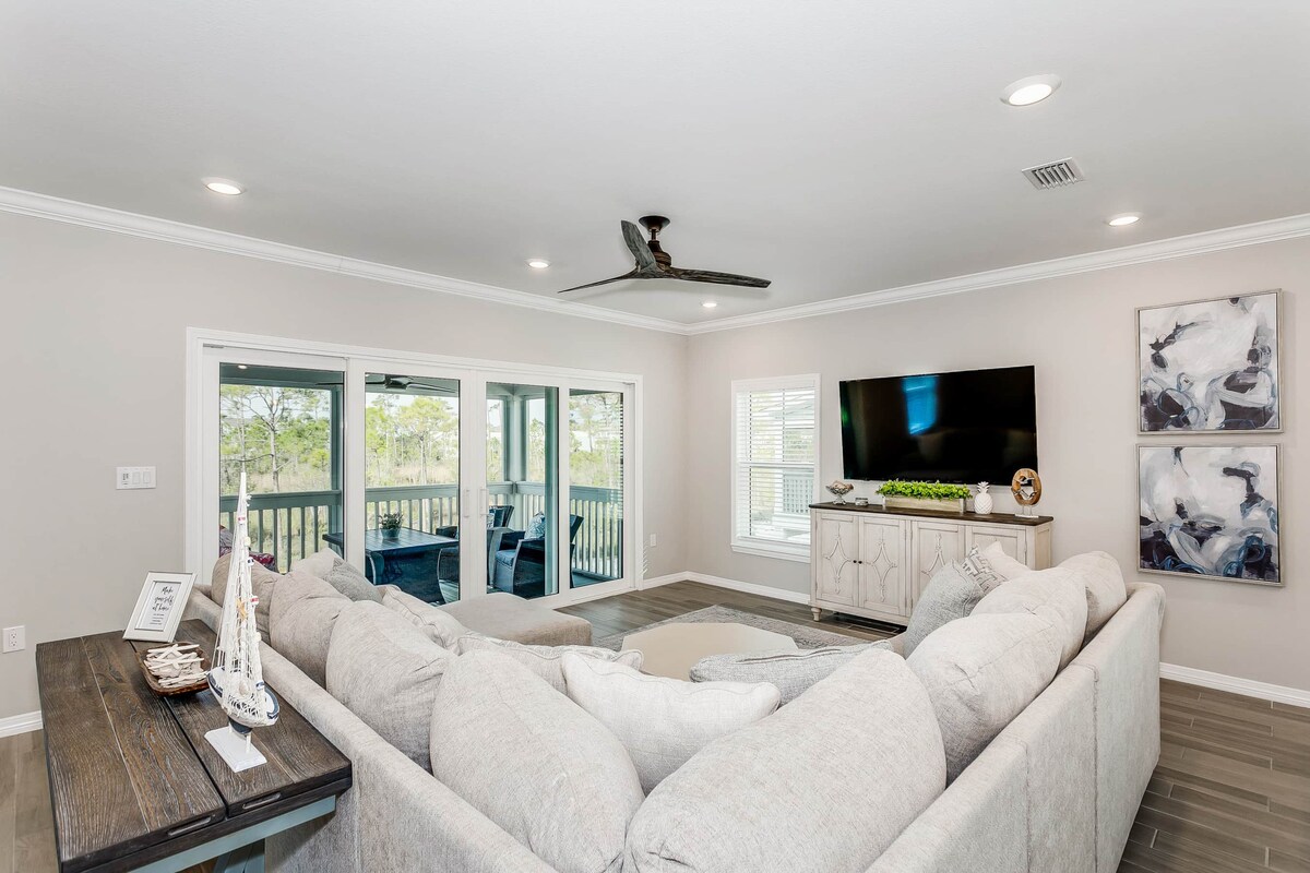 Top performing Airbnb: Once Upon A Tide in Pensacola / Ferry Pass / Brent