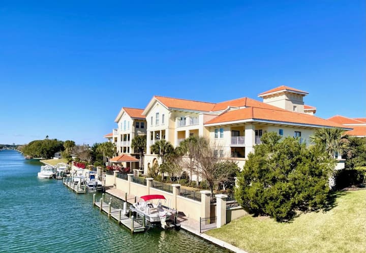 Luxury Penthouse Condo - 2500sf-3br/3ba-near Beach - Palm Coast, FL