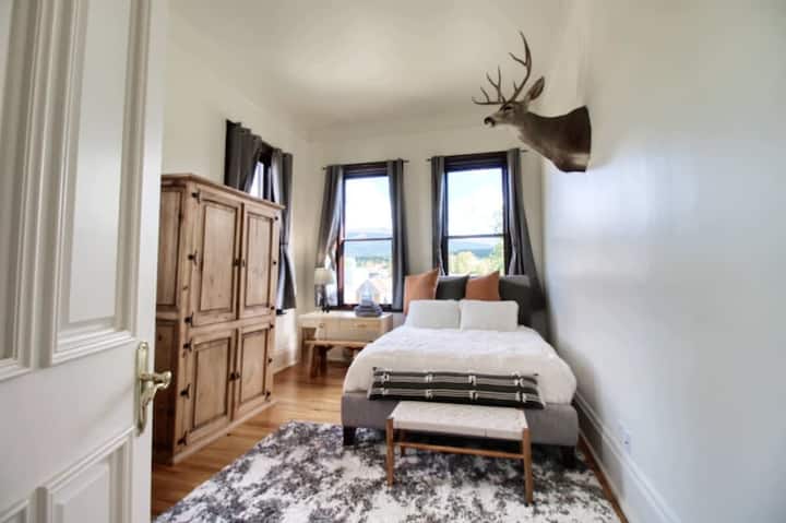 【Bedroom 2】Every bedroom has a door that closes — real privacy for three couples