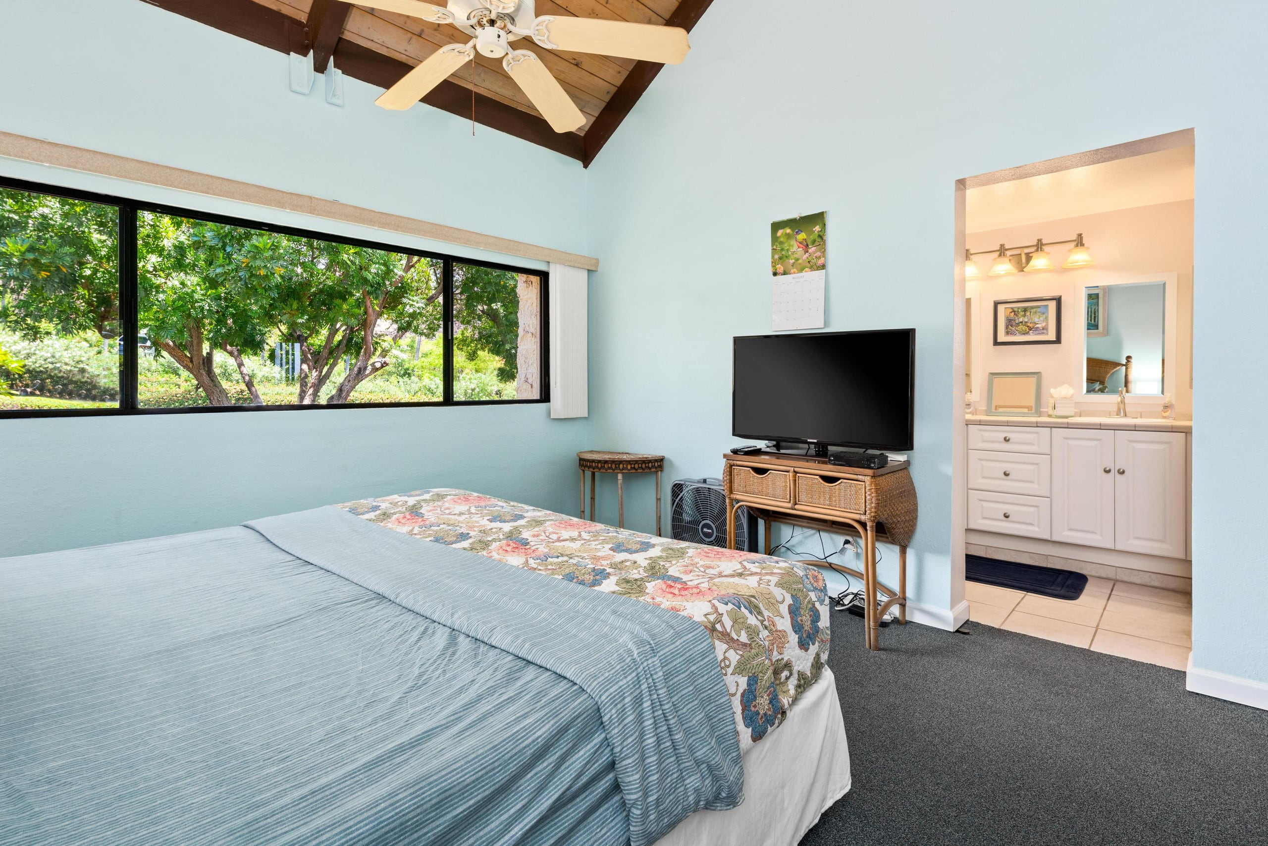 Condo in Kailua-Kona · ★4.41 · 3 bedrooms · 5 beds · 3 shared baths - Image 18