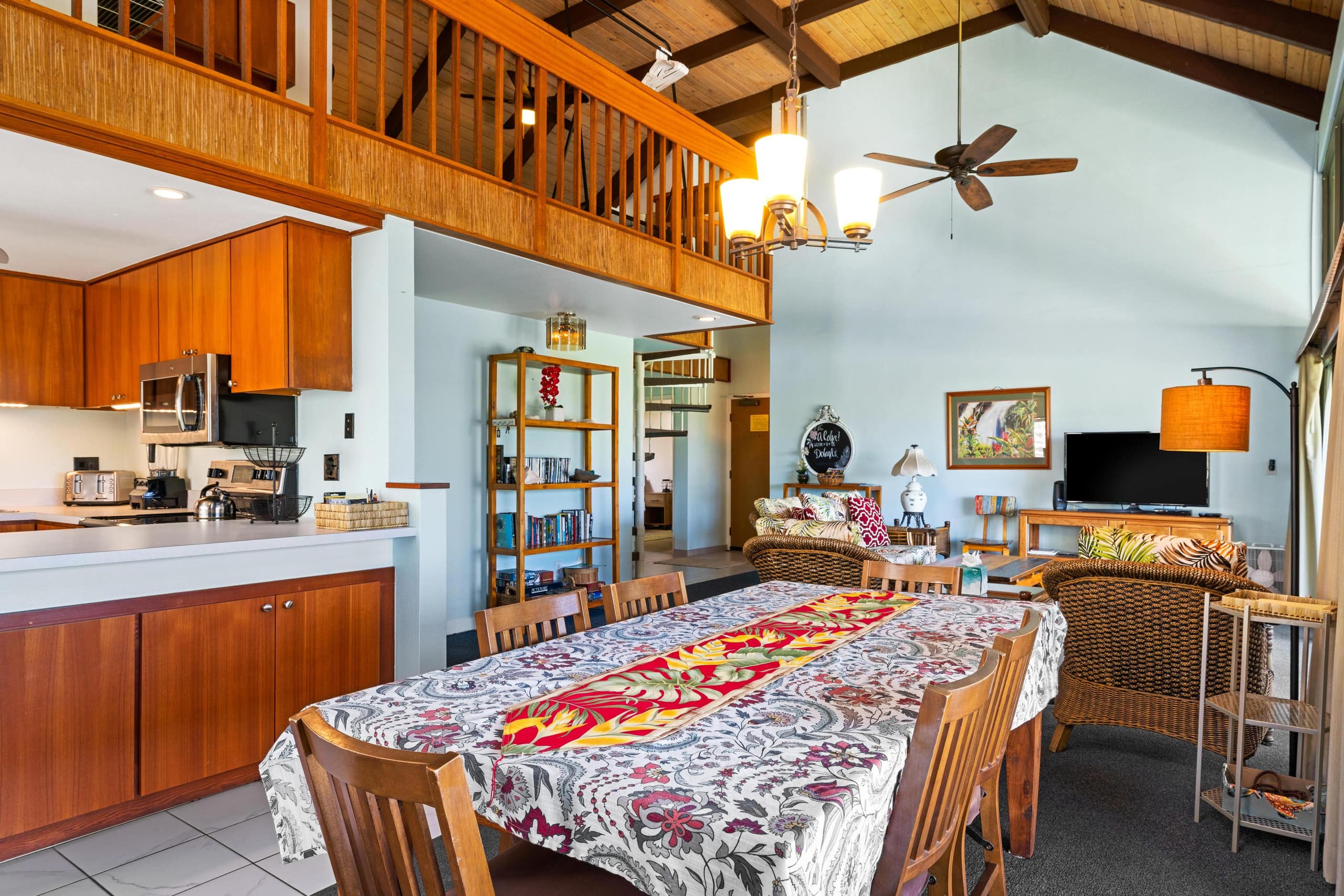 Condo in Kailua-Kona · ★4.41 · 3 bedrooms · 5 beds · 3 shared baths - Image 11