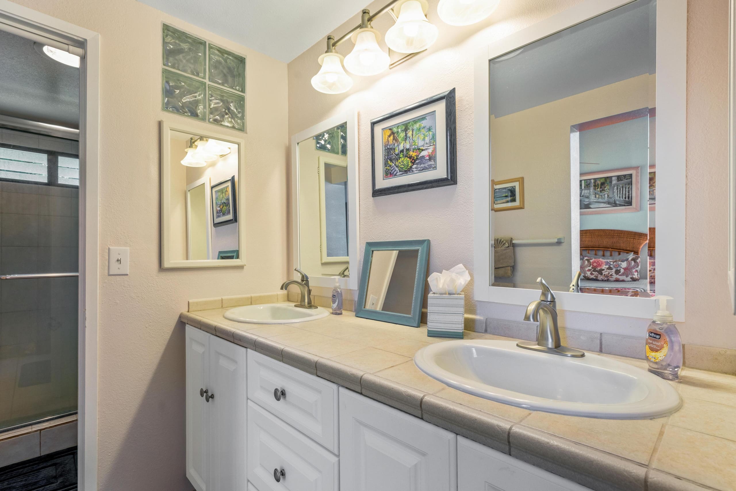 Condo in Kailua-Kona · ★4.41 · 3 bedrooms · 5 beds · 3 shared baths - Image 20
