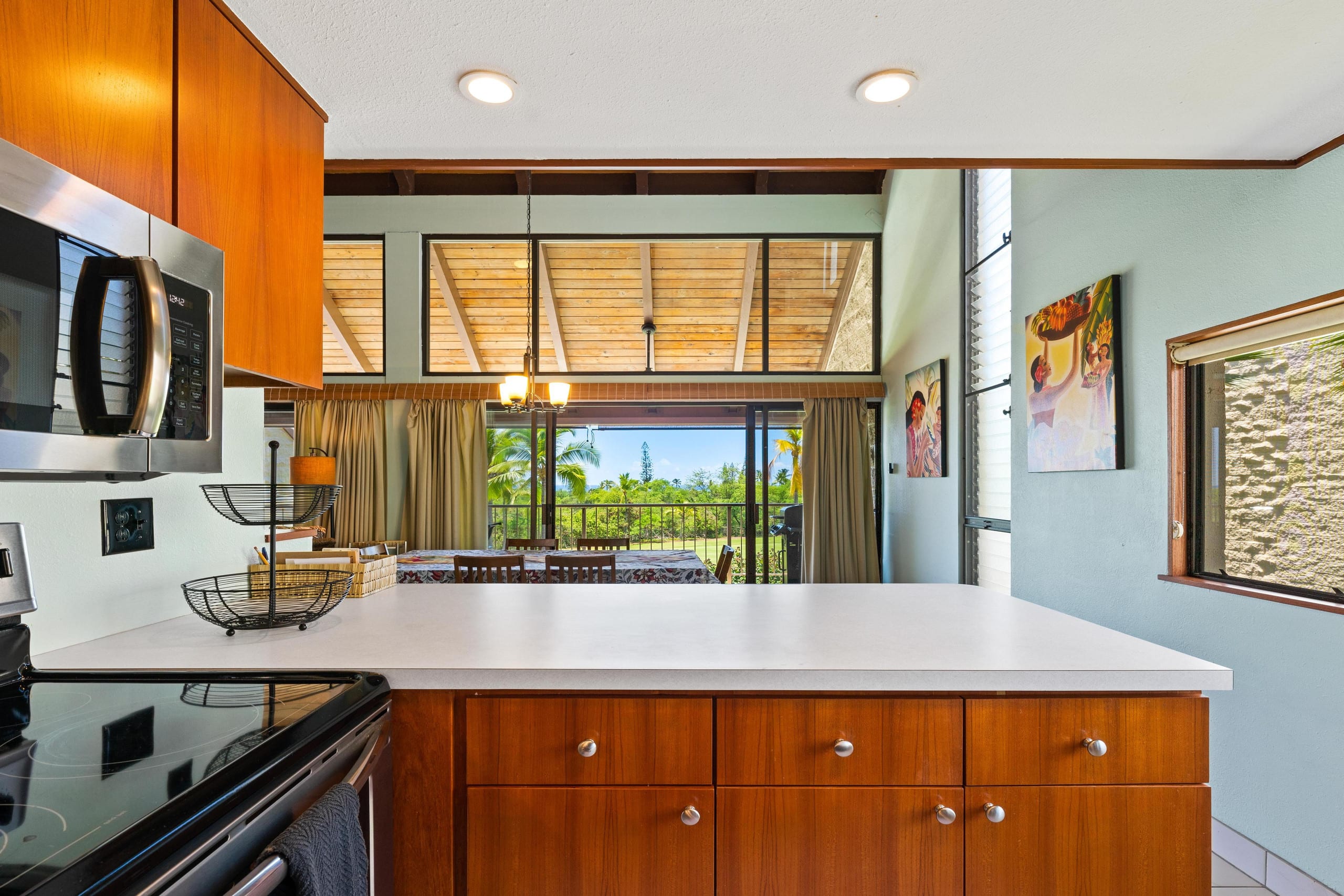 Condo in Kailua-Kona · ★4.41 · 3 bedrooms · 5 beds · 3 shared baths - Image 10