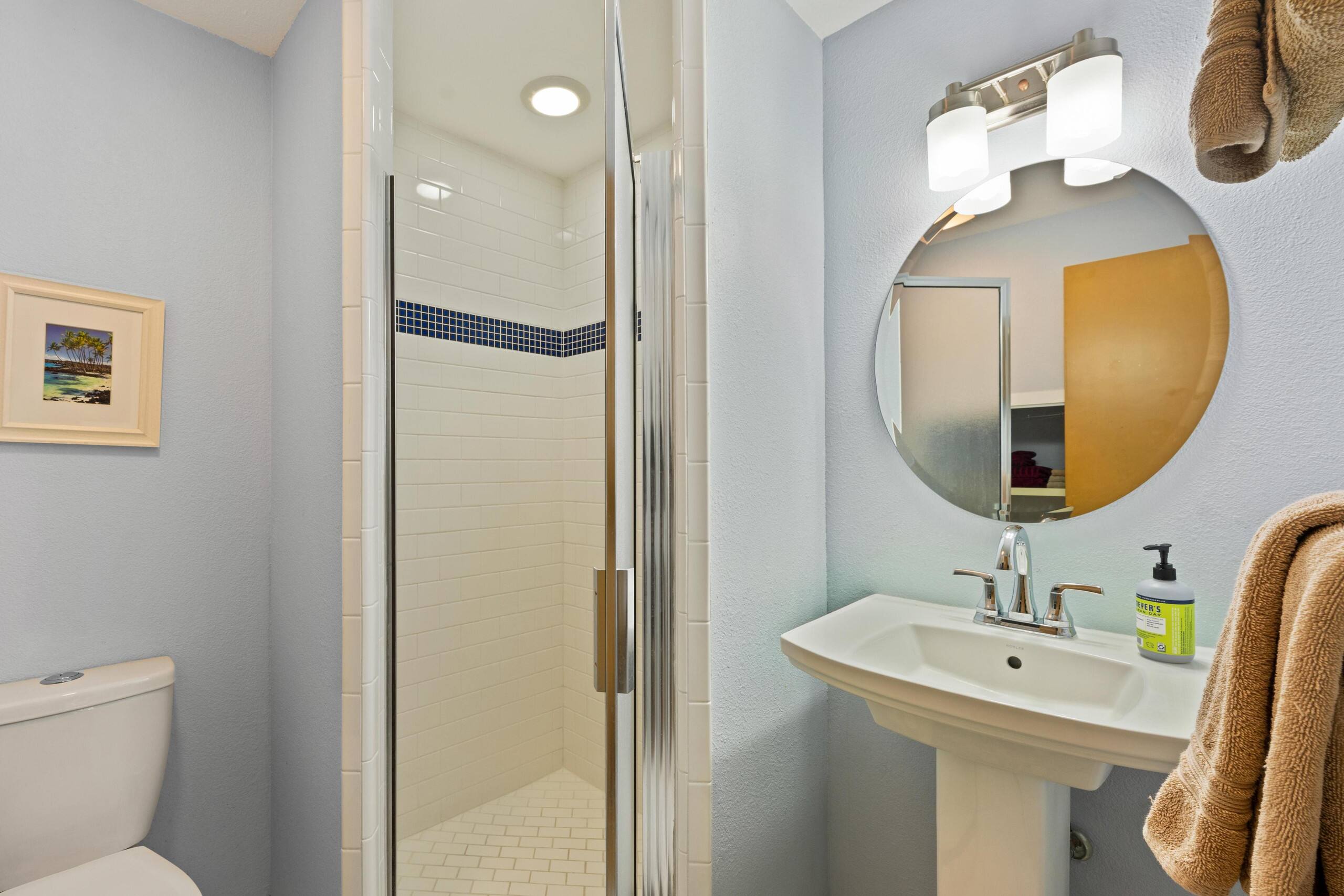 Condo in Kailua-Kona · ★4.41 · 3 bedrooms · 5 beds · 3 shared baths - Image 32