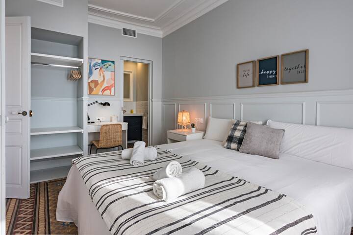 Superb new 4 bedroom apartment in Eixample area gallery image 5