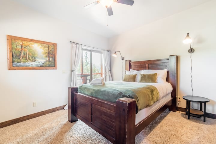 تضم غرفة النوم 2 سرير كوين.