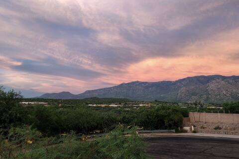 Oro Valley Home w/ Hot Tub & Mountain Views!