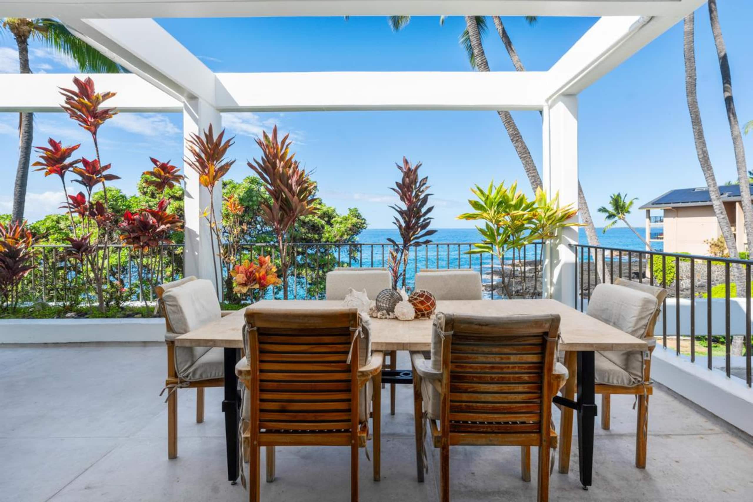 Condo in Kailua-Kona · ★4.89 · 3 bedrooms · 3 beds · 2.5 baths - Image 9