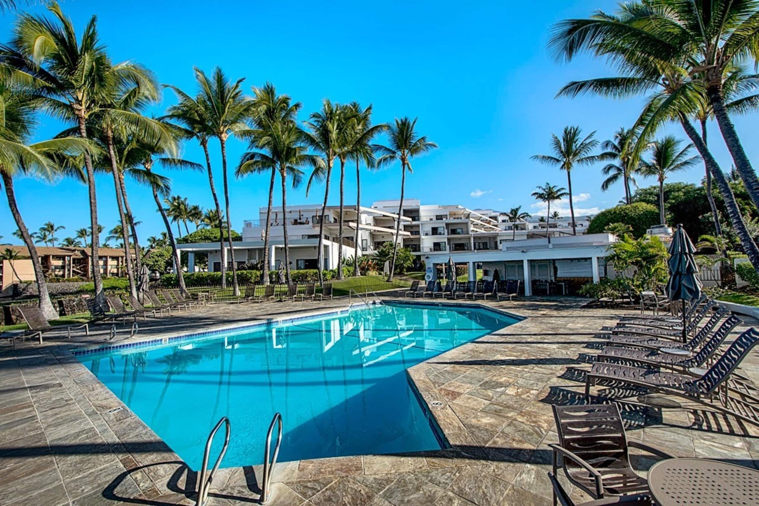 Condo in Kailua-Kona · ★4.89 · 3 bedrooms · 3 beds · 2.5 baths - Image 37