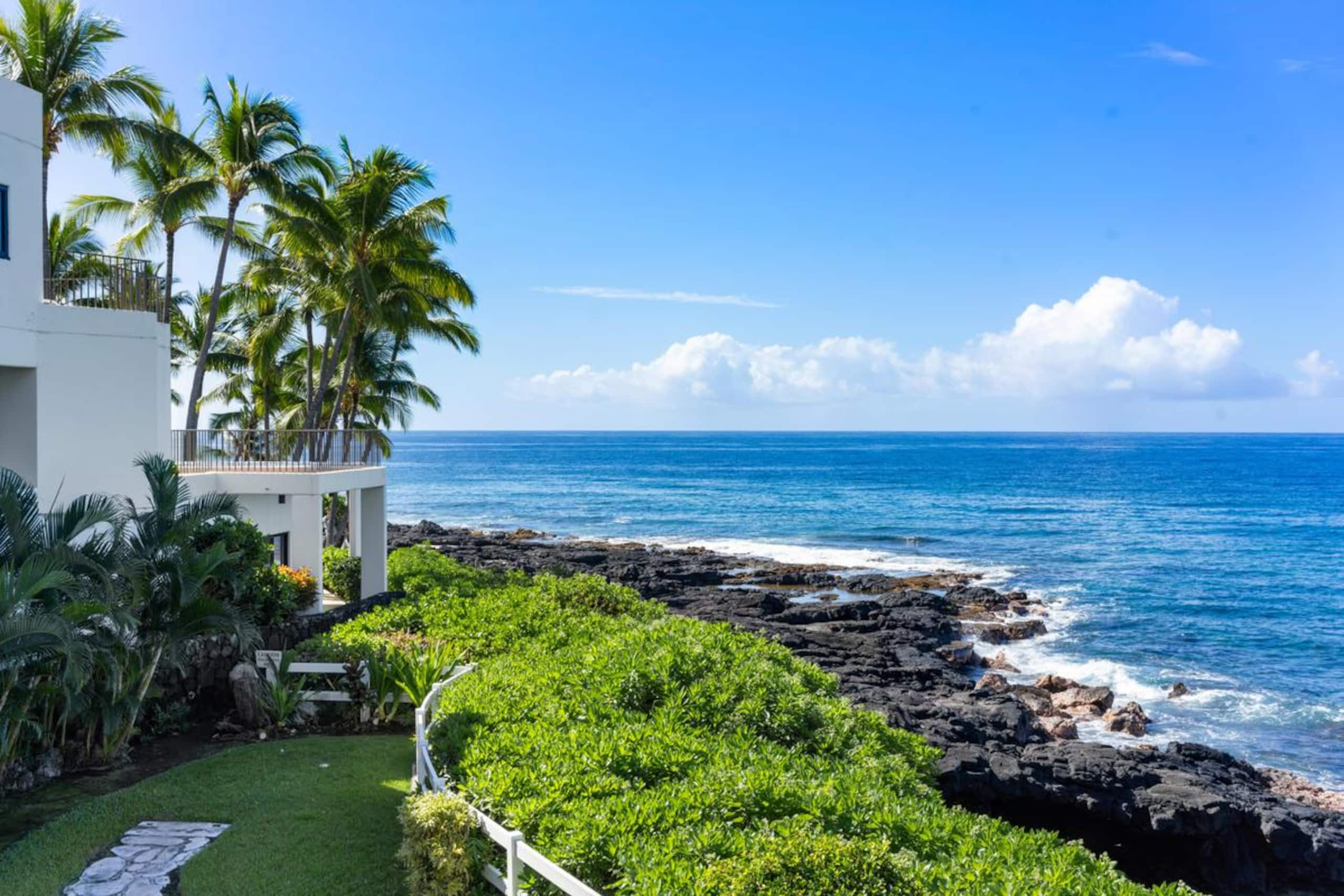 Condo in Kailua-Kona · ★4.89 · 3 bedrooms · 3 beds · 2.5 baths - Image 34