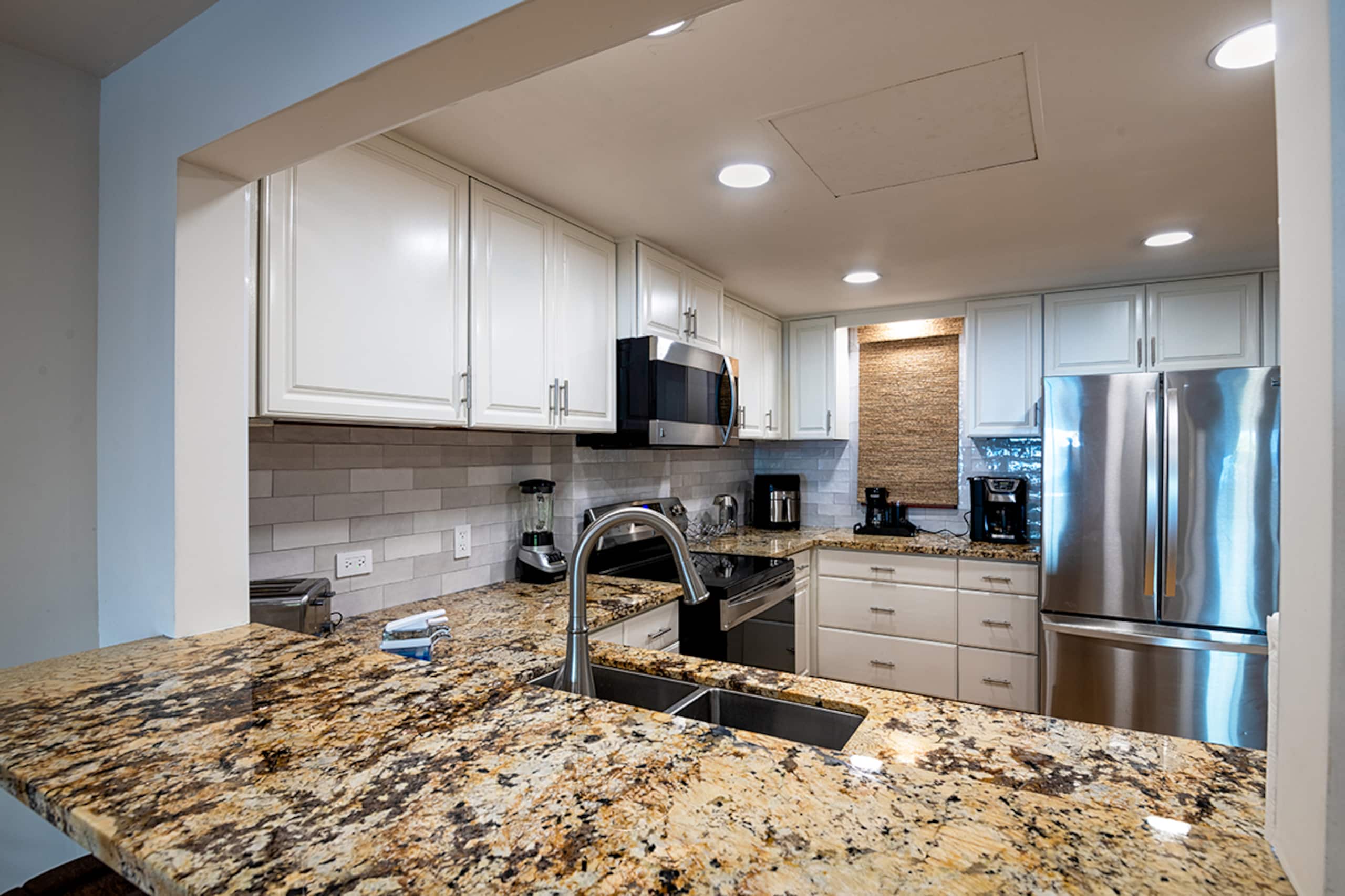 Condo in Kailua-Kona · ★4.89 · 3 bedrooms · 3 beds · 2.5 baths - Image 4