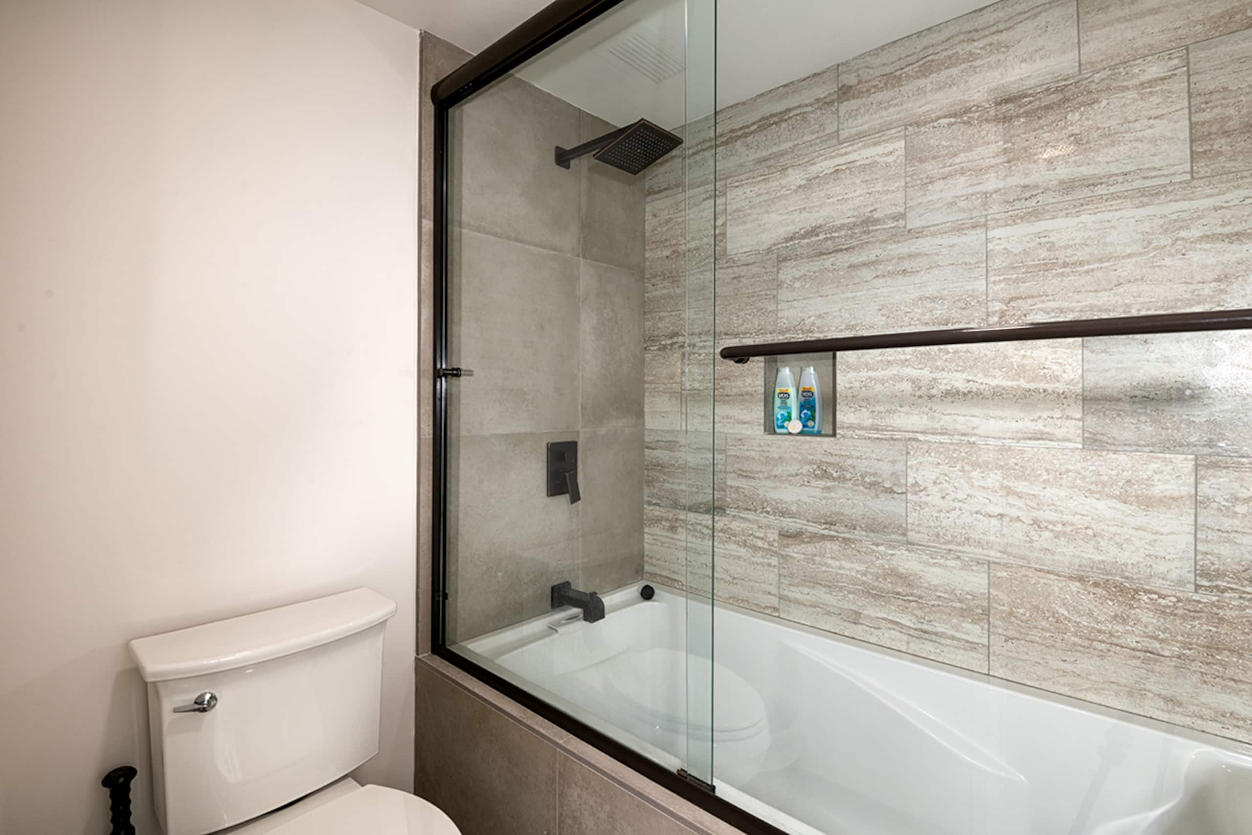 Condo in Kailua-Kona · ★4.89 · 3 bedrooms · 3 beds · 2.5 baths - Image 20
