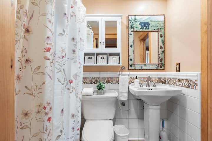 Chumba cha kulala cha 3 kisha bafu.