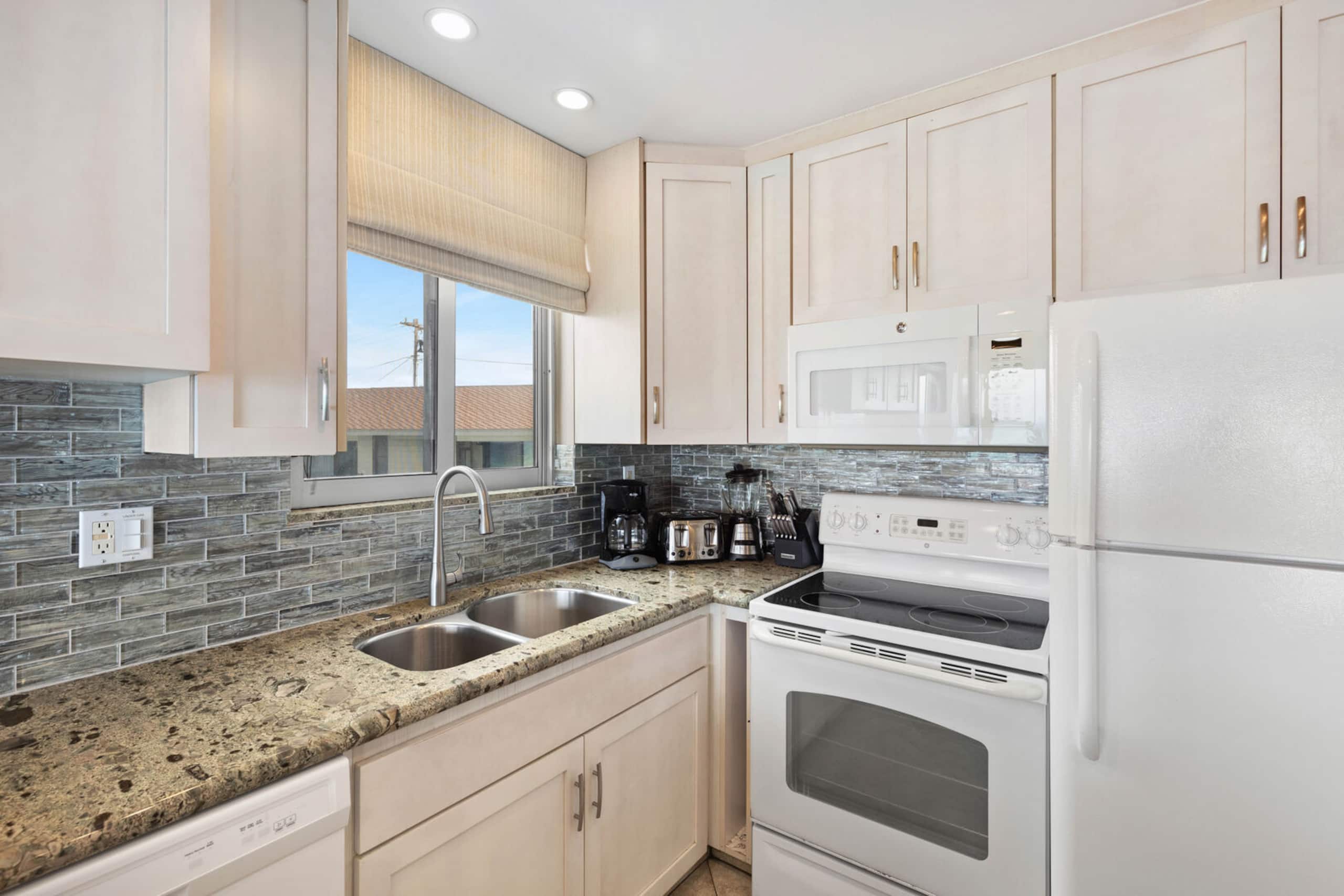 Condo in Lahaina · ★4.87 · 2 bedrooms · 4 beds · 2 private baths - Image 15