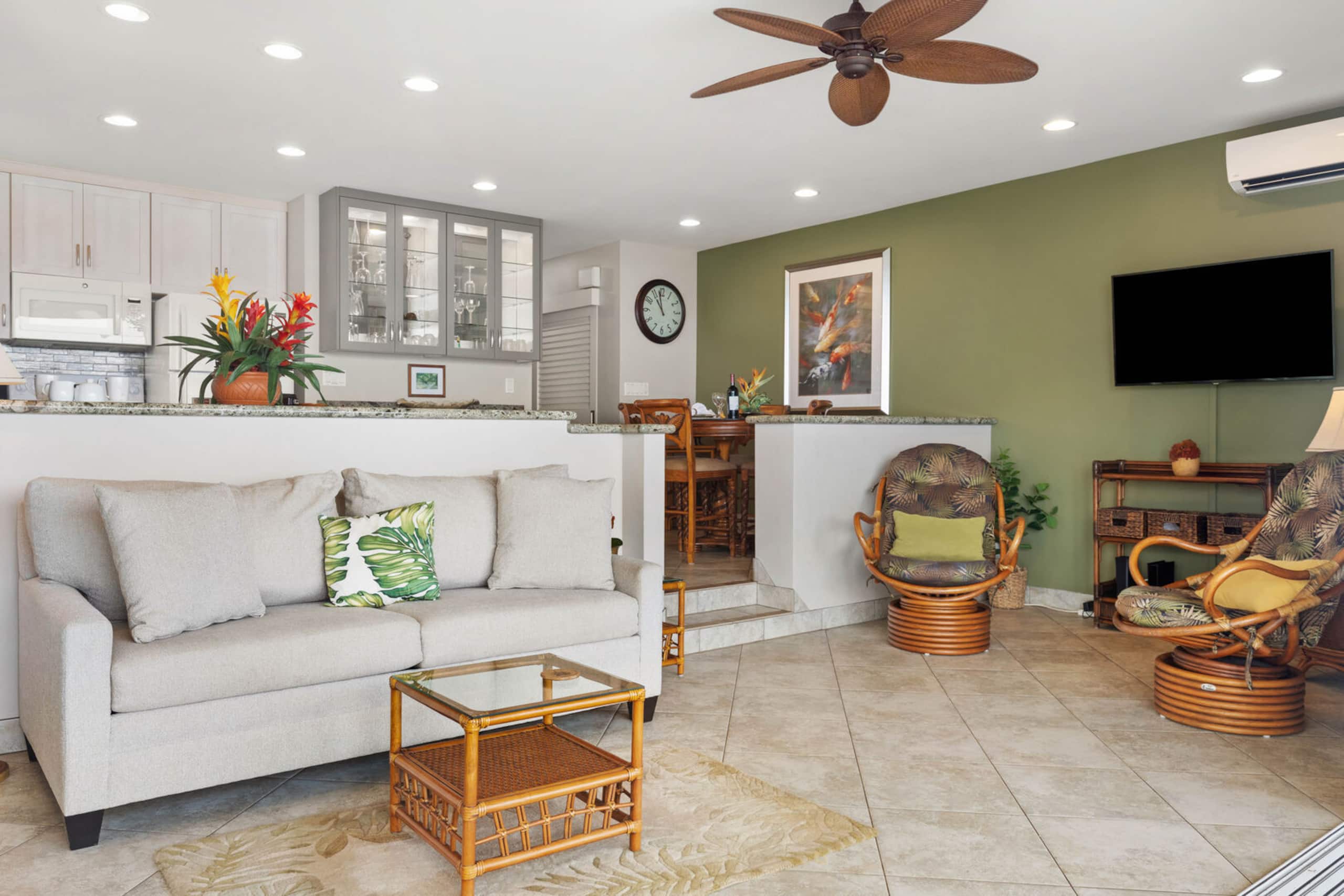 Condo in Lahaina · ★4.87 · 2 bedrooms · 4 beds · 2 private baths - Image 7