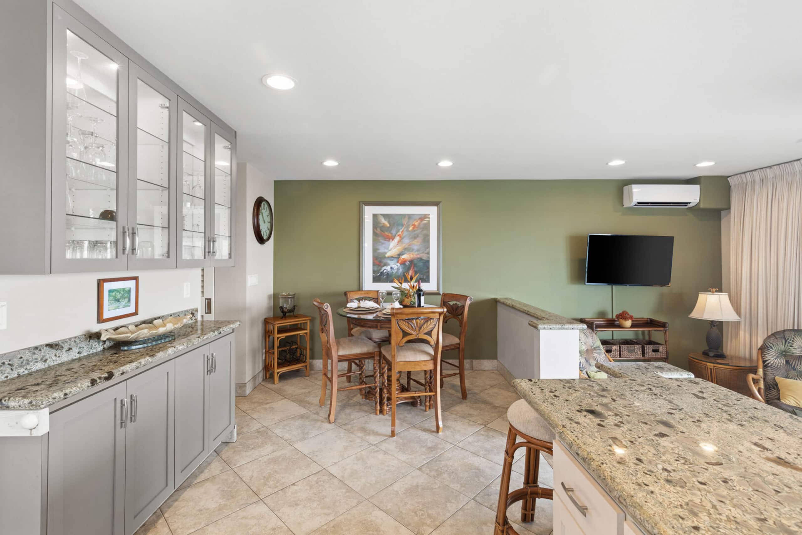 Condo in Lahaina · ★4.87 · 2 bedrooms · 4 beds · 2 private baths - Image 10