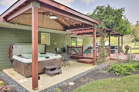 Family-Friendly Brookville Home w/ Hot Tub!