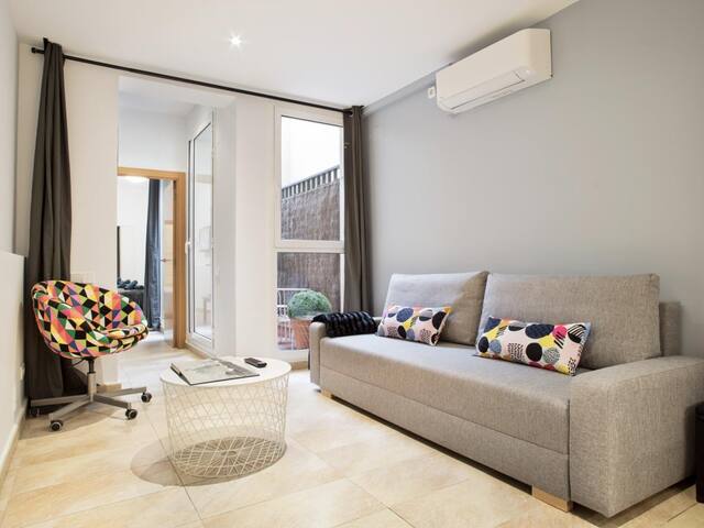 Duplex Sagrada Familia 1 gallery image 2