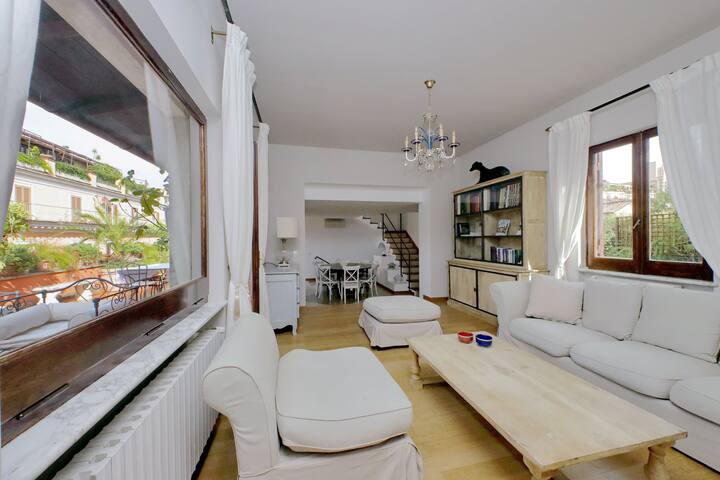 TreasureRome Spanish Steps Penthouse 4br gallery image 2