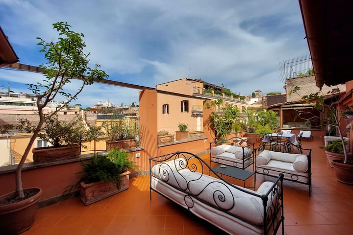 TreasureRome Spanish Steps Penthouse 4br