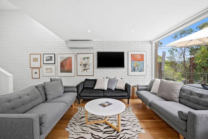 One At Eight gallery image 3