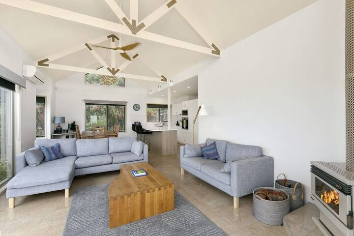 Lorne Central gallery image 5