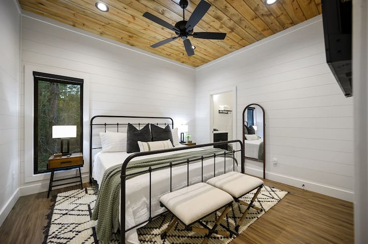 Second king bedroom offers the same comfort and privacy. Everyone sleeps like royalty