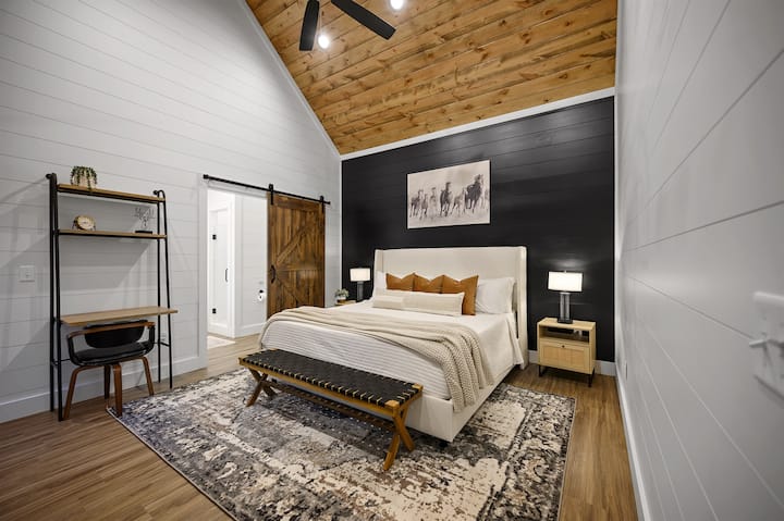 Serene master suite with king bed. Sleep deep after a full day exploring Beavers Bend