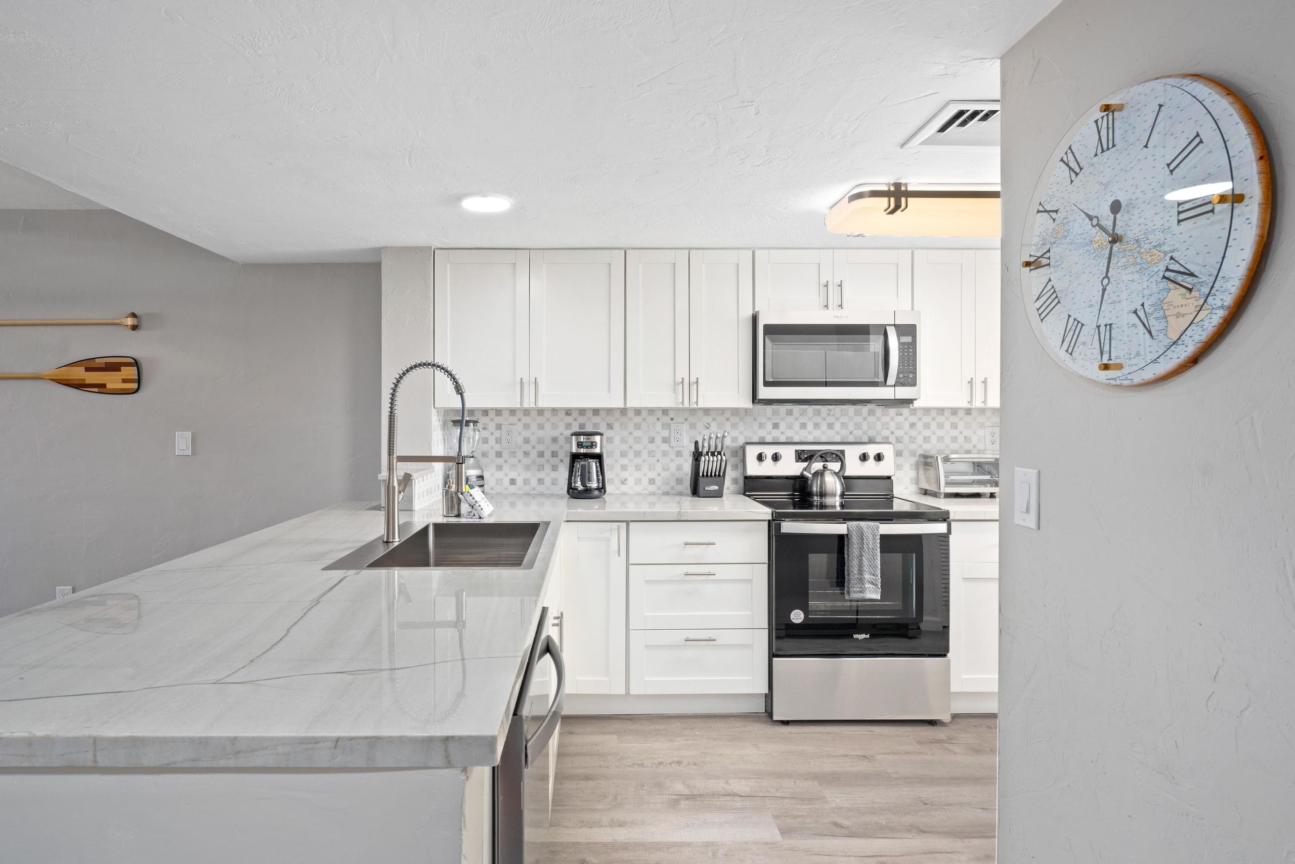 Condo in Kailua-Kona · ★4.85 · 2 bedrooms · 3 beds · 2 baths - Image 11