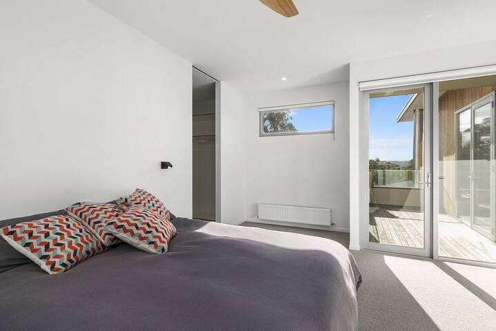 Jewel On Jackson gallery image 4