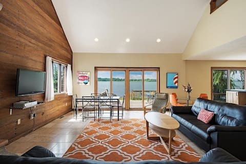 Waterfront 4/5 BR Near CP and Sports Force