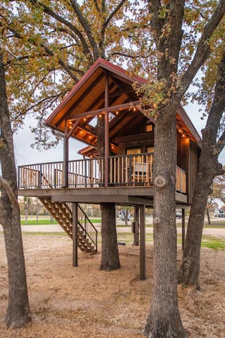 Waco Creekside Resort managed Airbnb listing 1
