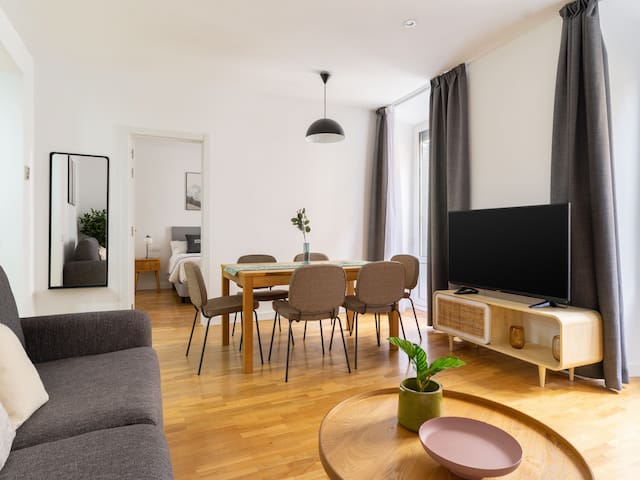 limehome Madrid S. Lorenzo | 2Bedroom Apt +Balcony