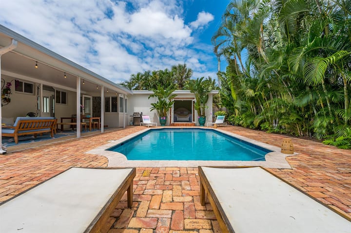 Chic Pied-à-terre + Private Pool In Wpb - Lake Worth, FL