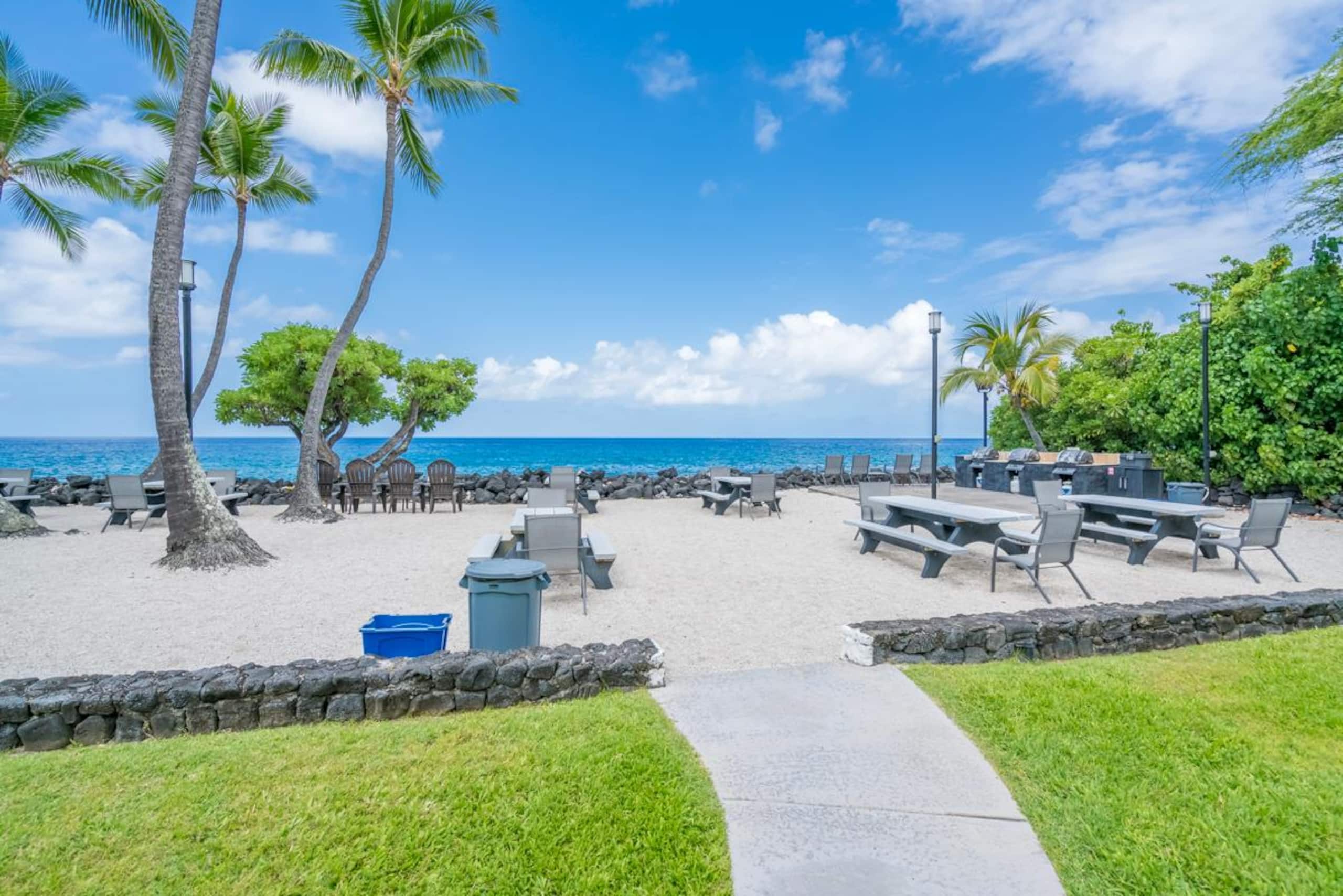 Condo in Kailua-Kona · ★5.0 · 1 bedroom · 2 beds · 1 private bath - Image 19