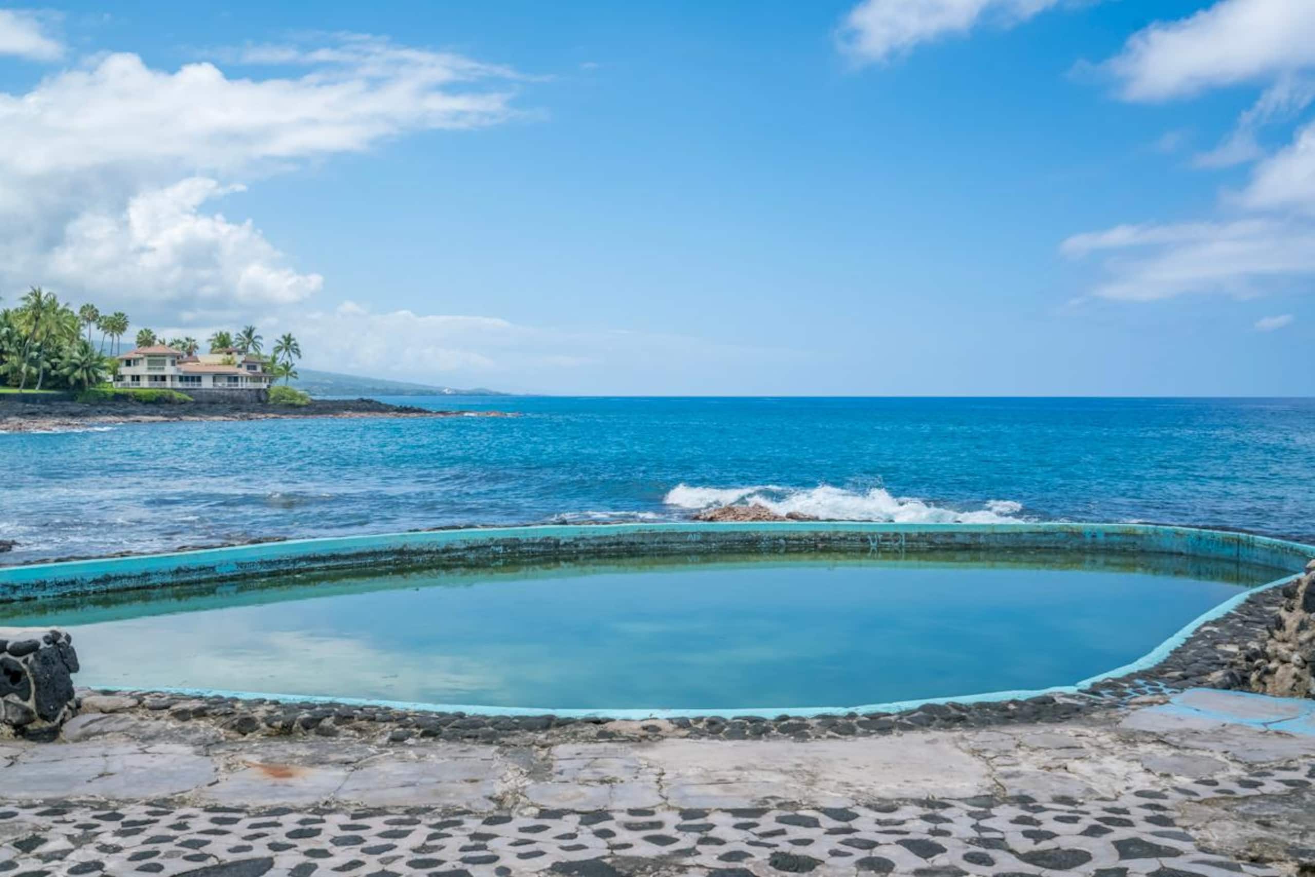 Condo in Kailua-Kona · ★5.0 · 1 bedroom · 2 beds · 1 private bath - Image 20