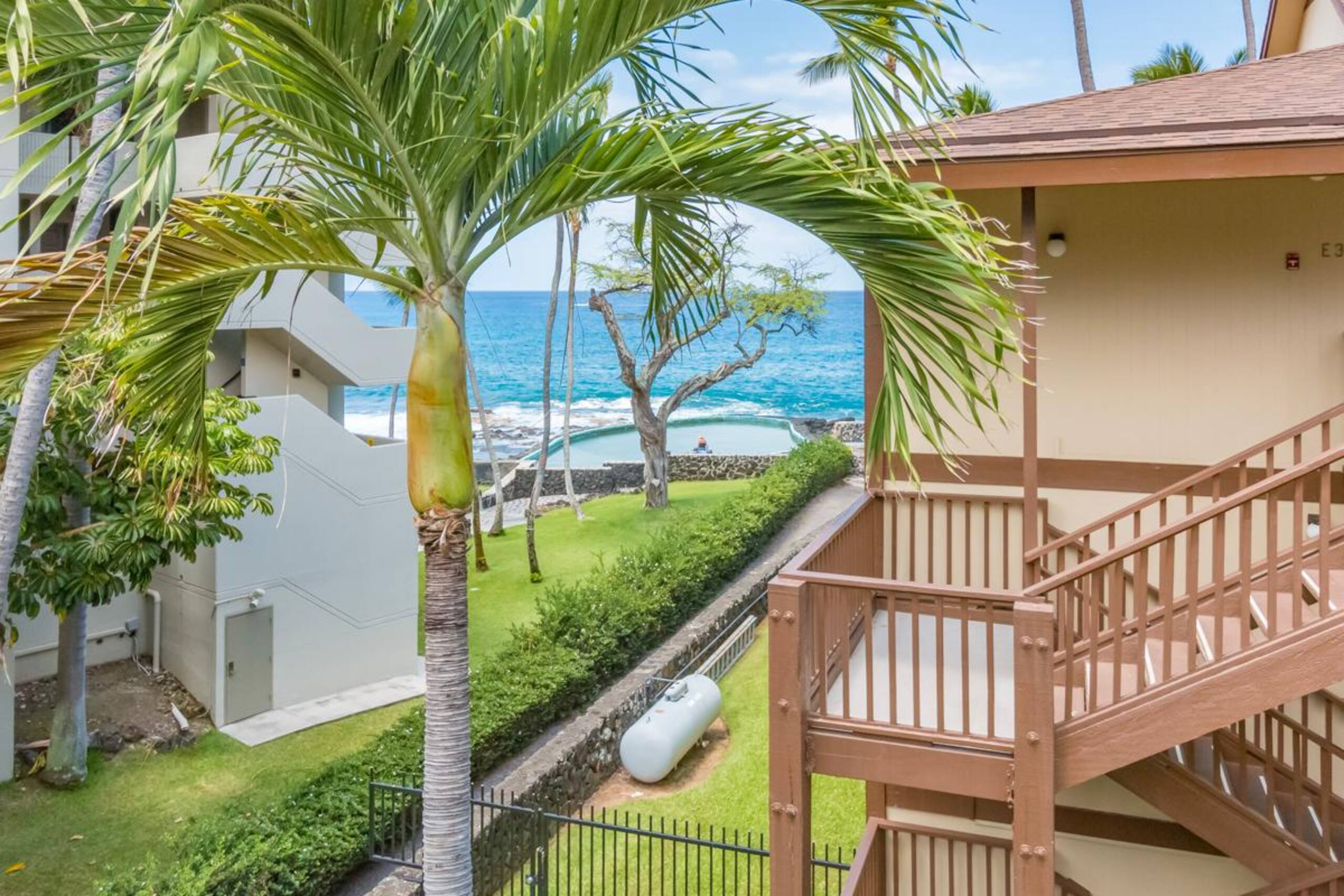 Condo in Kailua-Kona · ★5.0 · 1 bedroom · 2 beds · 1 private bath - Image 13