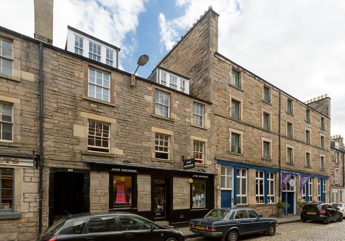 Thistle Street [401] gallery image 2