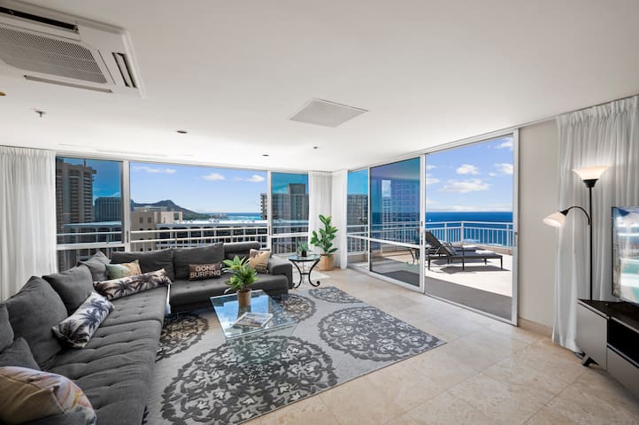 Ocean-Diamond Head Views PH Condo at Ilikai Hotel