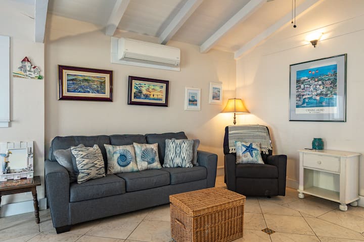 Open floorplan Avalon Home on the ‘flats’ gallery image 3