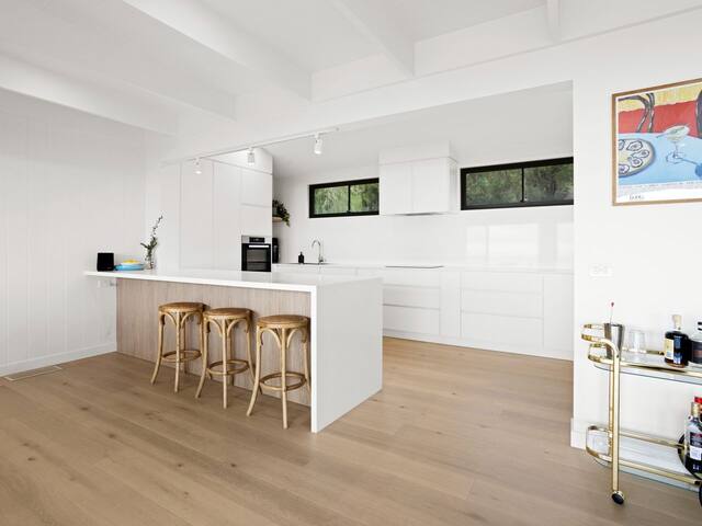 McCrae Views – 4 Bedroom Holiday House gallery image 3