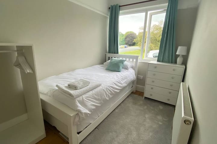 Dhoma e gjumit 3. teke me trungje nën të - e bërë sipas kërkesës