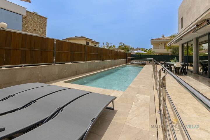 Villa Iola: Moderna Casa en Platja de Muro gallery image 2