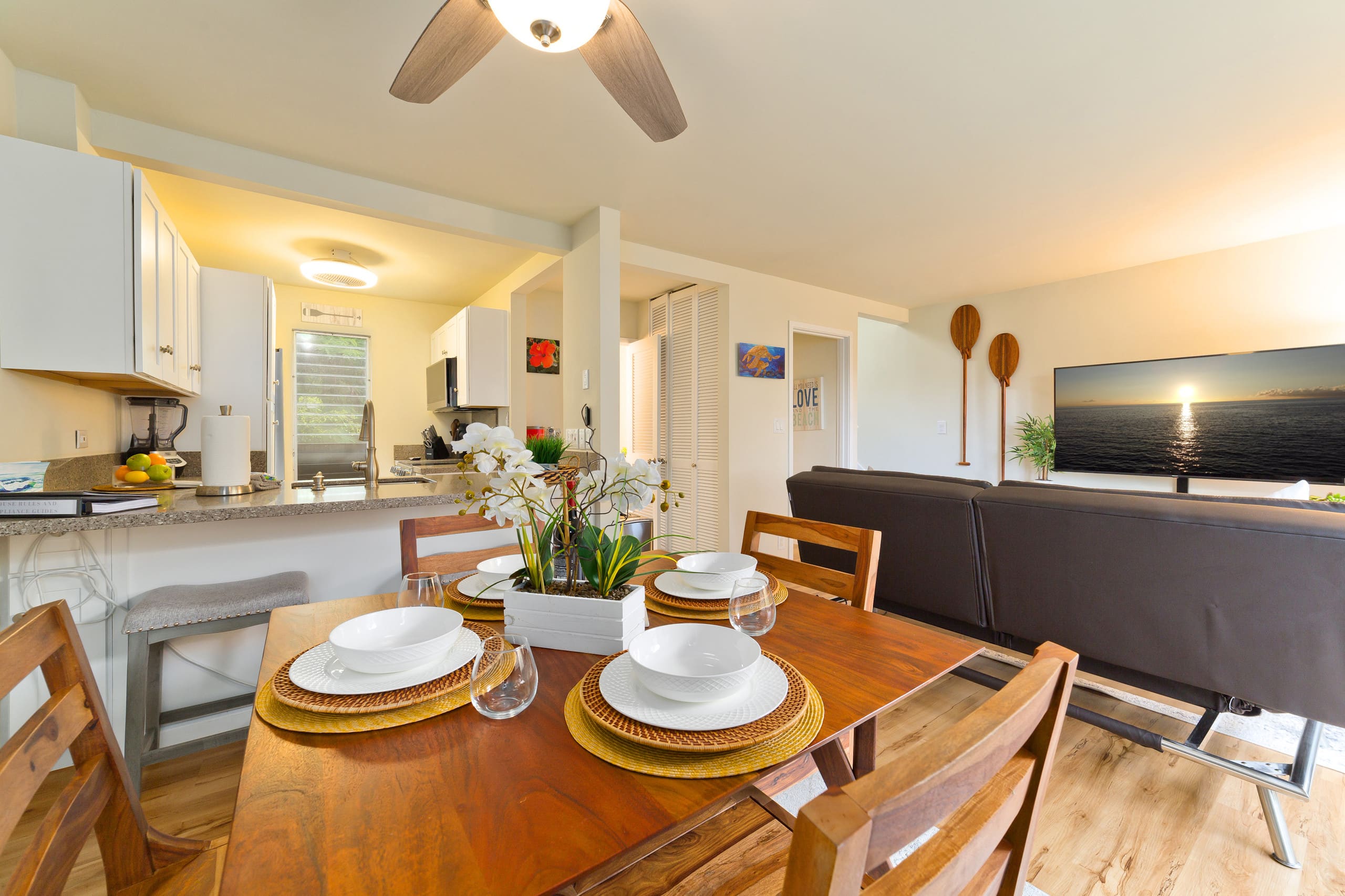 Condo in Kailua-Kona · ★4.81 · 1 bedroom · 2 beds · 1.5 private baths - Image 3